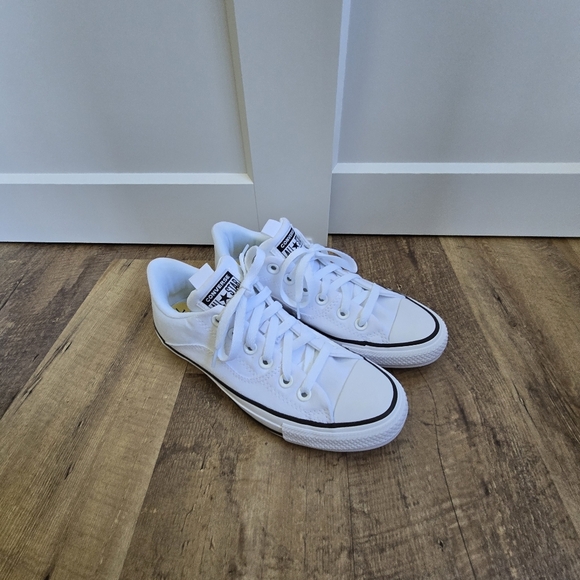 New Converse All Star Women's Size 7 White Low-Top Sneakers - Picture 2 of 10